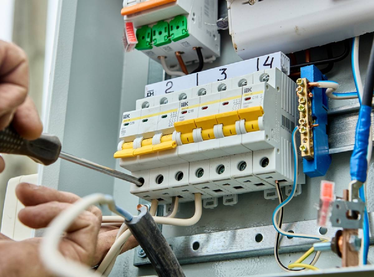 Electricians in London
